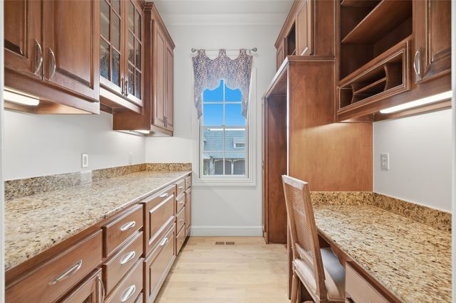 10703 S Forest Avenue, Jenks, OK 74037