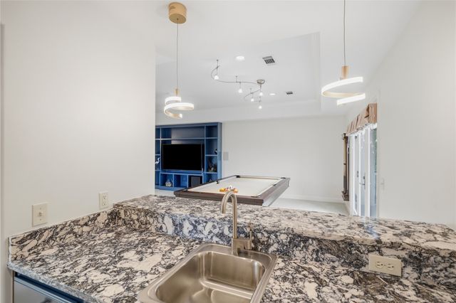 10703 S Forest Avenue, Jenks, OK 74037