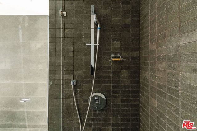 1253 N Sweetzer Avenue 6, West Hollywood, CA 90069