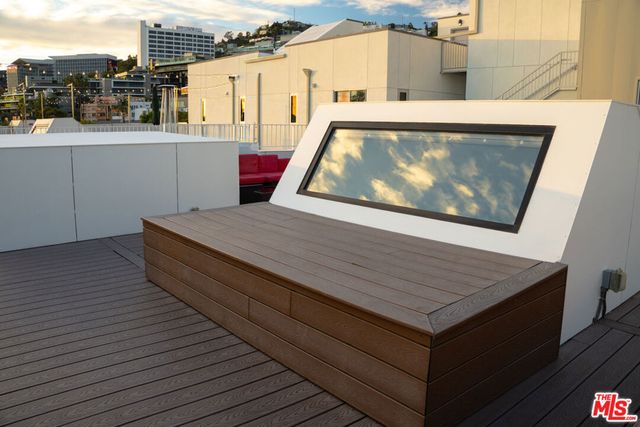 1253 N Sweetzer Avenue 6, West Hollywood, CA 90069