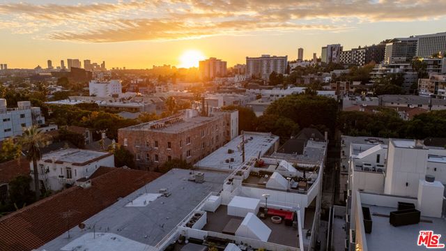 1253 N Sweetzer Avenue 6, West Hollywood, CA 90069