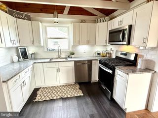 18 CHERRY, West Deptford, NJ 08096
