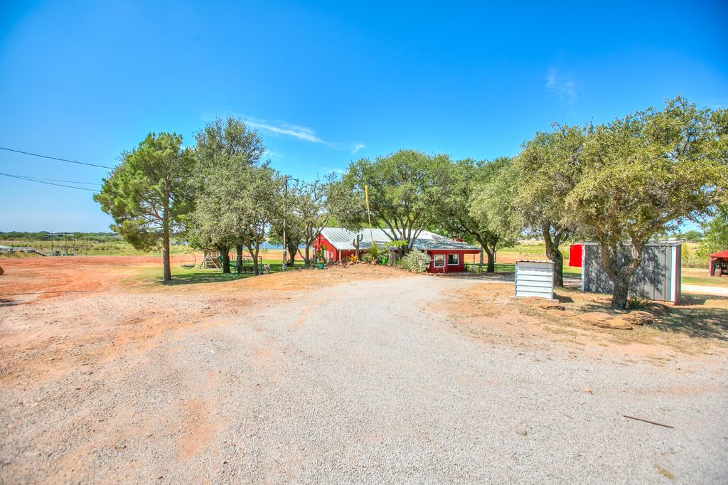 Image 1 of property listing at 836 Lake Dam Road, Blackwell, TX 79506