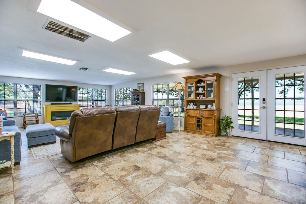 Image 20 of property listing at 836 Lake Dam Road, Blackwell, TX 79506