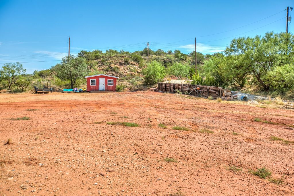 Image 37 of property listing at 836 Lake Dam Road, Blackwell, TX 79506