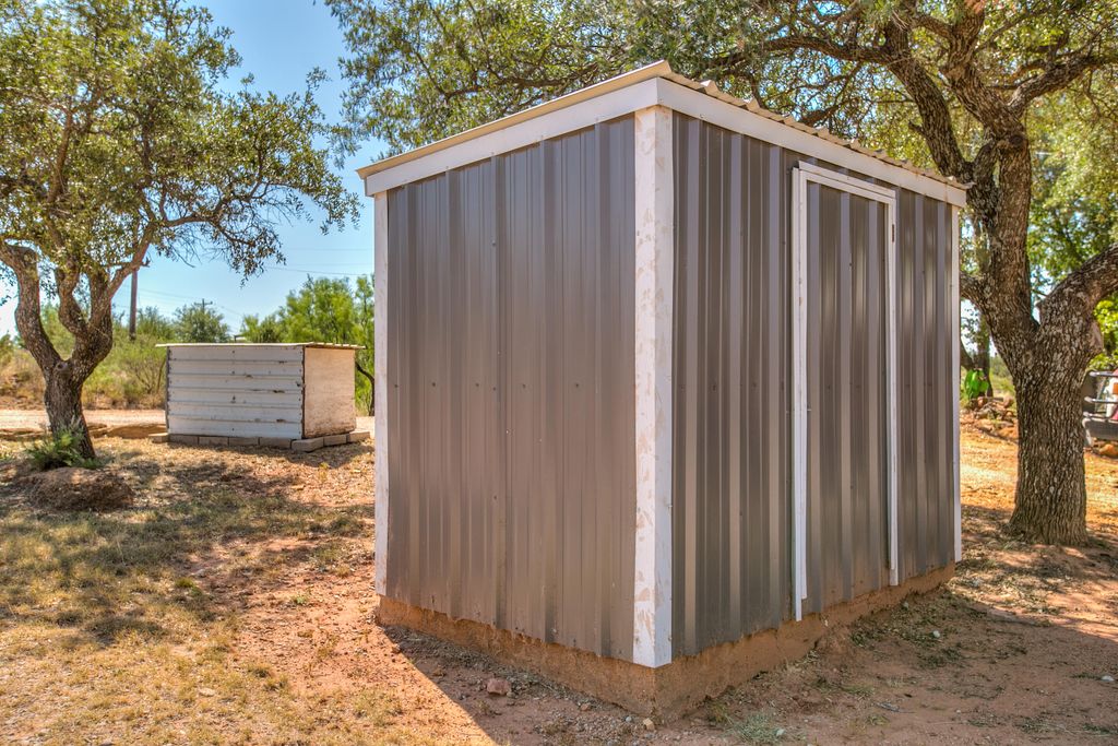 Image 38 of property listing at 836 Lake Dam Road, Blackwell, TX 79506