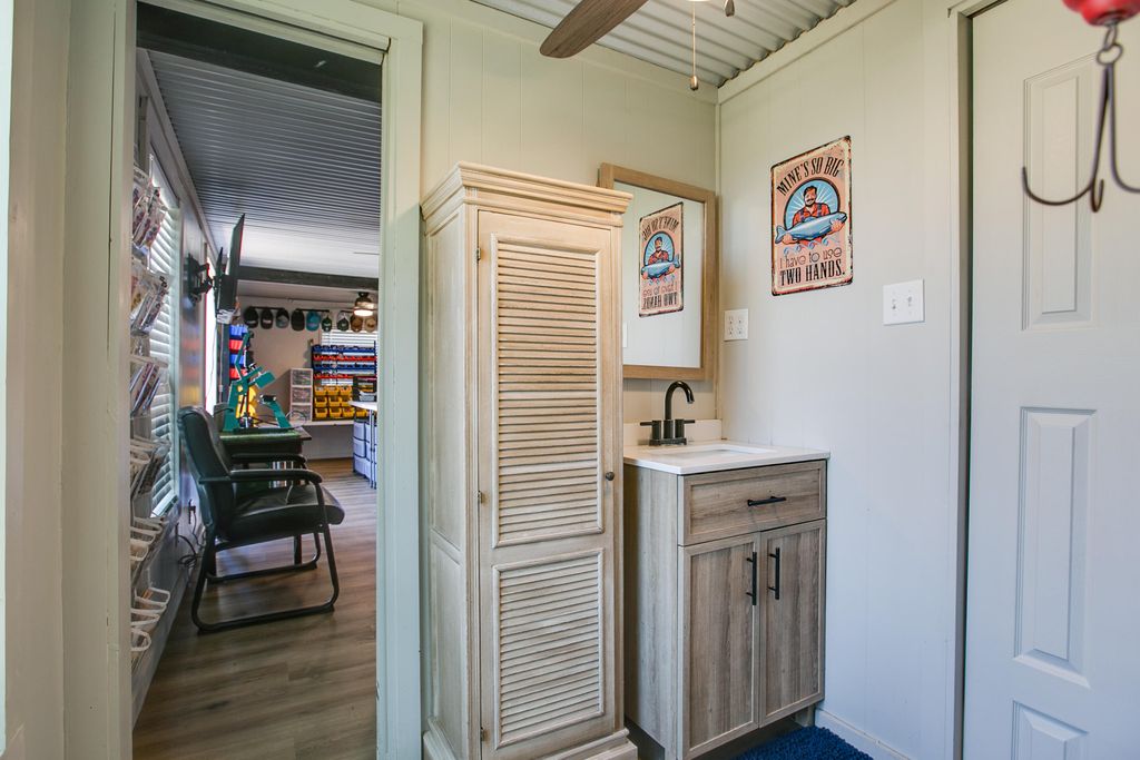 Image 44 of property listing at 836 Lake Dam Road, Blackwell, TX 79506