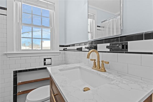 22 Phillips Avenue, Warwick, RI 02888