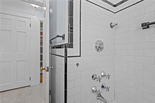 22 Phillips Avenue, Warwick, RI 02888