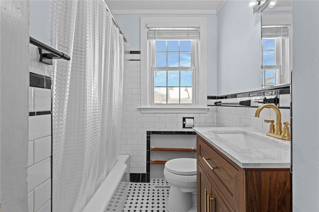 22 Phillips Avenue, Warwick, RI 02888