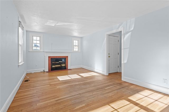 22 Phillips Avenue, Warwick, RI 02888