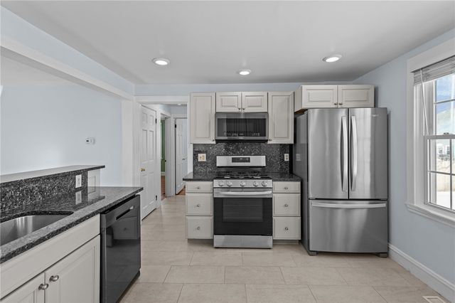 22 Phillips Avenue, Warwick, RI 02888