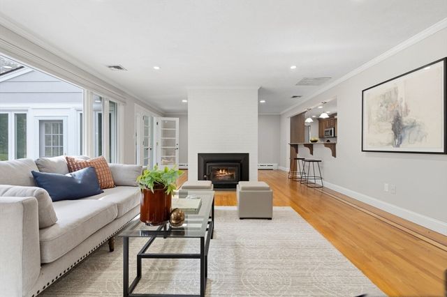 31 Huckleberry Hill Rd, Lincoln, MA 01773