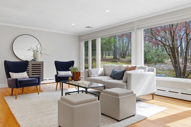 31 Huckleberry Hill Rd, Lincoln, MA 01773