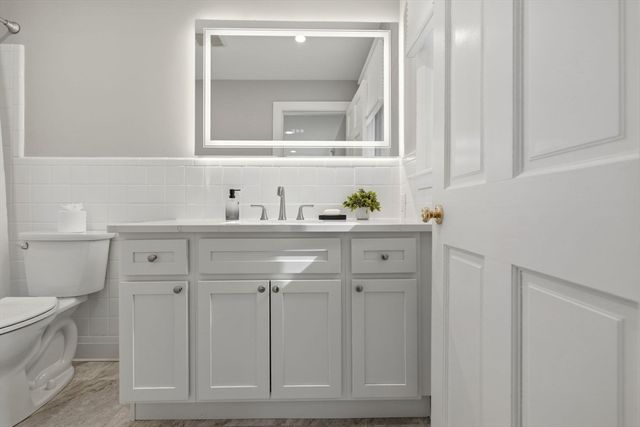 31 Huckleberry Hill Rd, Lincoln, MA 01773