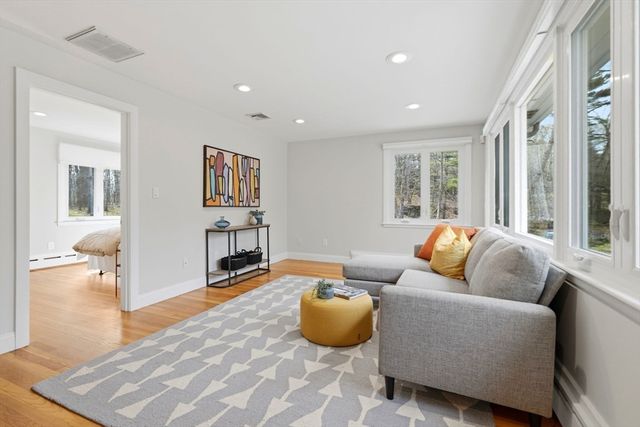 31 Huckleberry Hill Rd, Lincoln, MA 01773