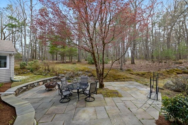 31 Huckleberry Hill Rd, Lincoln, MA 01773