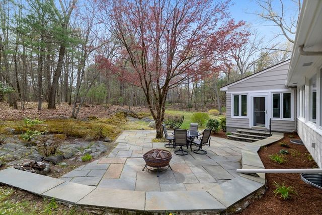 31 Huckleberry Hill Rd, Lincoln, MA 01773