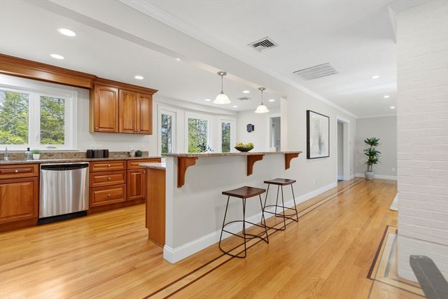 31 Huckleberry Hill Rd, Lincoln, MA 01773