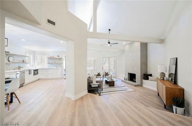 5095 Turnberry Lane, Las Vegas, NV 89113