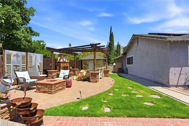 27803 Rainbow Lane, Highland, CA 92346