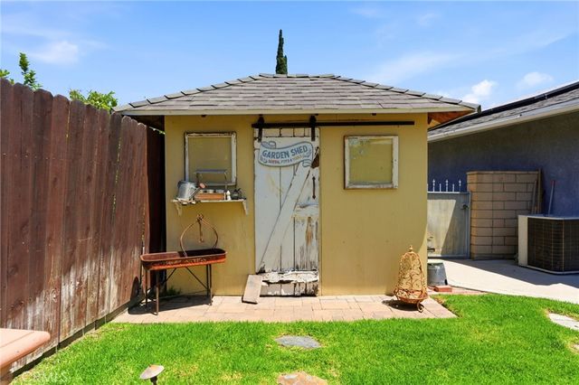27803 Rainbow Lane, Highland, CA 92346