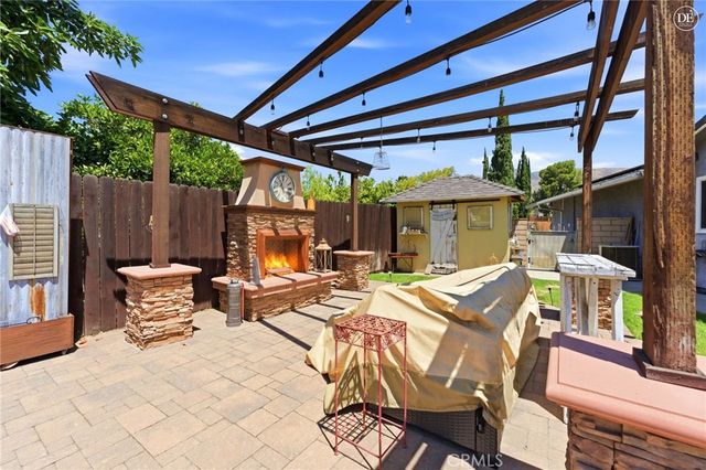 27803 Rainbow Lane, Highland, CA 92346