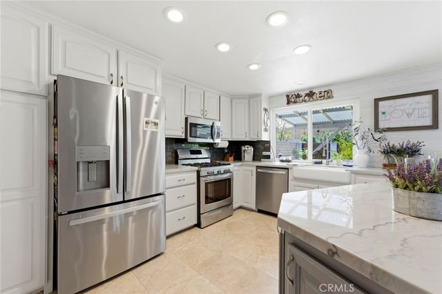27803 Rainbow Lane, Highland, CA 92346