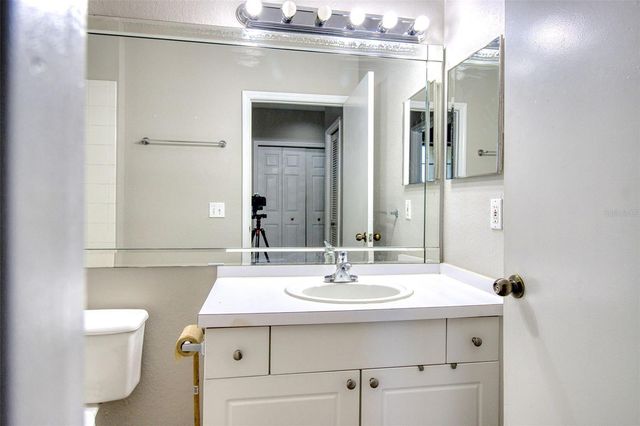 5146 NORTHRIDGE ROAD 303, Sarasota, FL 34238