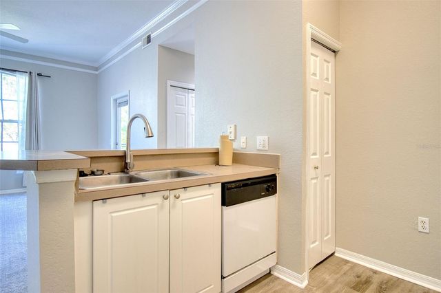 5146 NORTHRIDGE ROAD 303, Sarasota, FL 34238