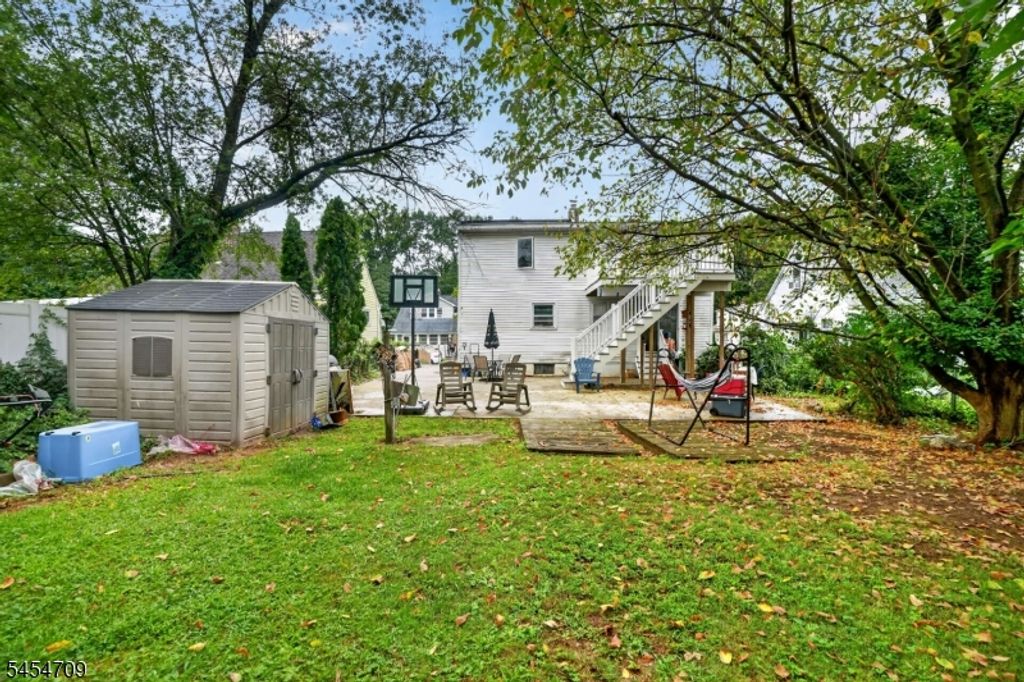 201 Linden Ave 1, Rahway City, NJ 07065 — photo 2