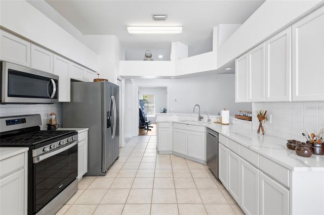 19619 BERGENFELD DRIVE, Land O Lakes, FL 34638