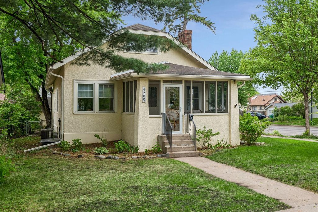 4200 Oakland Avenue, Minneapolis, MN 55407