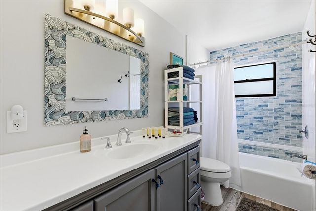 527 BEACH ROAD, Sarasota, FL 34242