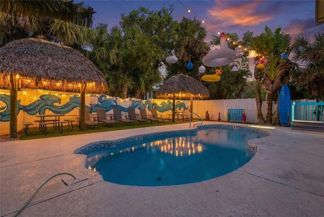 527 BEACH ROAD, Sarasota, FL 34242