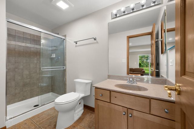 927 Winners Cup Court, Naperville, IL 60565