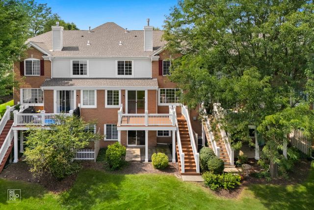 927 Winners Cup Court, Naperville, IL 60565