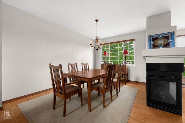 927 Winners Cup Court, Naperville, IL 60565