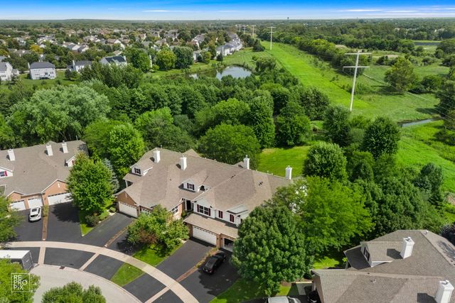 927 Winners Cup Court, Naperville, IL 60565