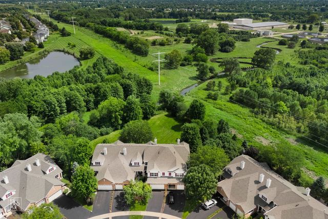 927 Winners Cup Court, Naperville, IL 60565