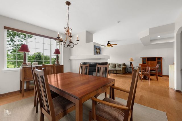 927 Winners Cup Court, Naperville, IL 60565