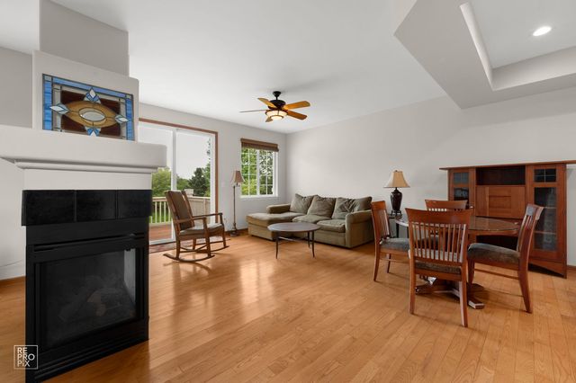 927 Winners Cup Court, Naperville, IL 60565