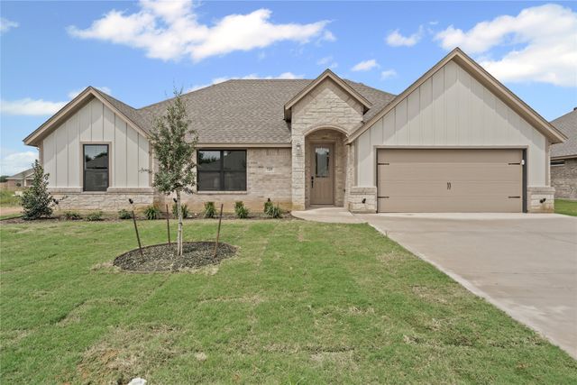 725 Jameson Street, Springtown, TX 76082
