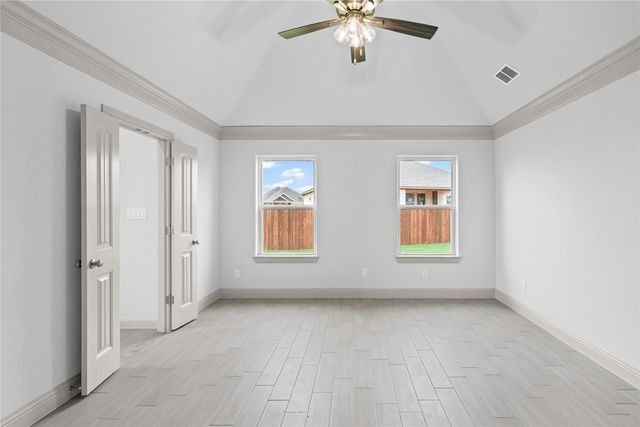 725 Jameson Street, Springtown, TX 76082