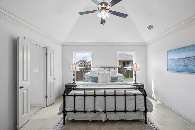 725 Jameson Street, Springtown, TX 76082