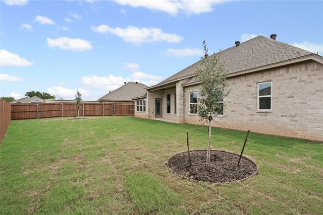 725 Jameson Street, Springtown, TX 76082
