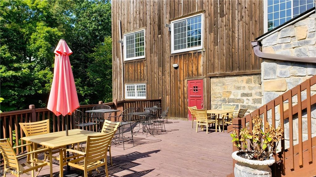 8148 Main Street, Garrettsville, OH 44231