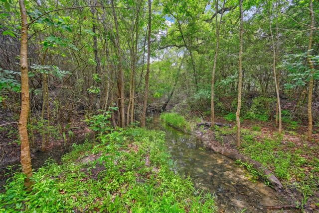 144 Century Lane, Bellville, TX 77418