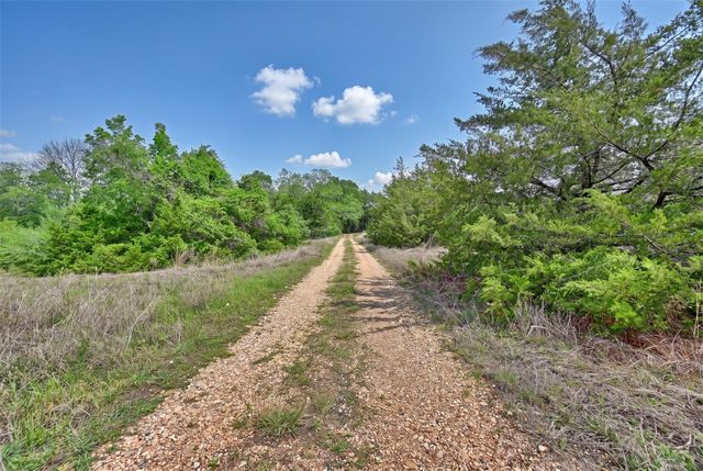 144 Century Lane, Bellville, TX 77418