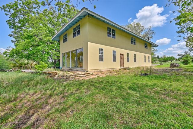 144 Century Lane, Bellville, TX 77418